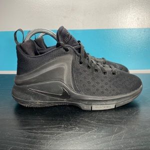 Nike zoom Lebron witness triple black